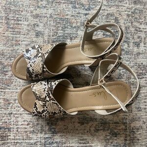 Snakeskin lulus heels size 8
